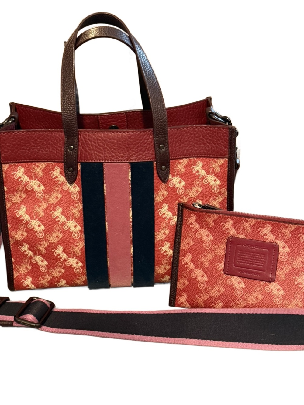 Coach Field Tote 30 With Matching Wristlet - Picture 2 of 16